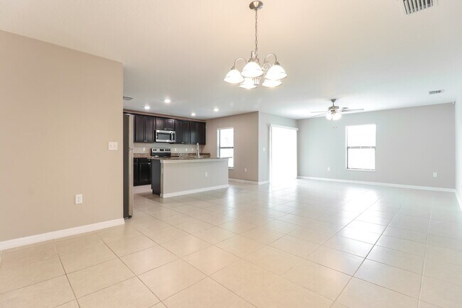 Foto del edificio - 6953 Redbay Dr