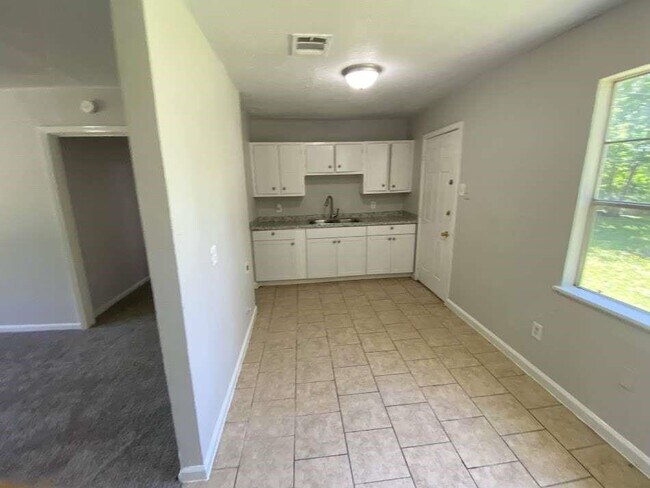 Building Photo - 5414 Northridge Dr