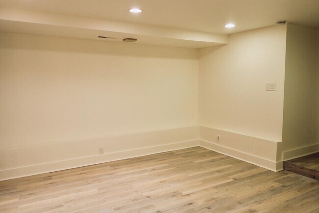 Oversized Living Room - 1721 U St NW