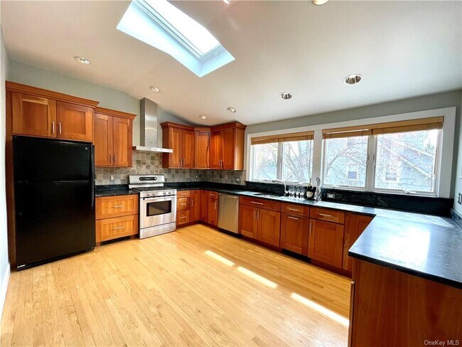 Foto del edificio - 8 Oak St