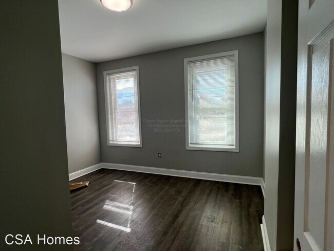 Foto del edificio - 2 br, 1 bath House - 335 Royden St