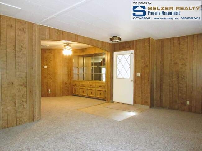 Building Photo - Roomy 2 bd. mobile w/ big yard in a countr...