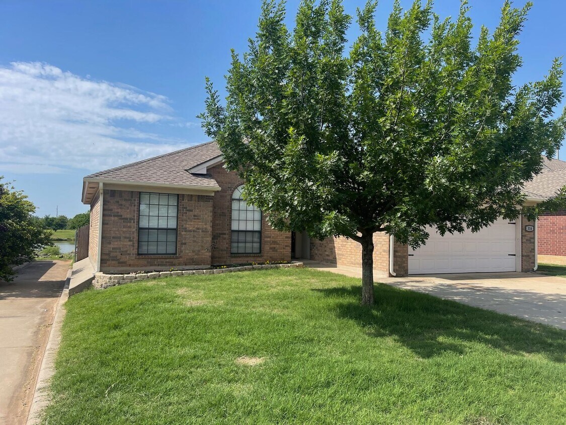 Primary Photo - Water front 3 bedroom, 2 bath with a 2 car...