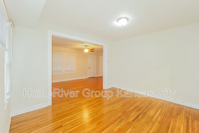 Foto del edificio - 2125 E 70th St