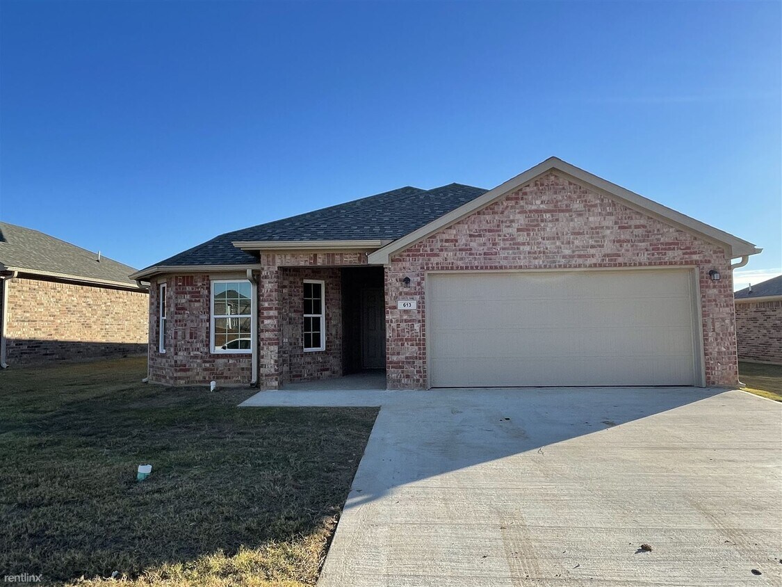 3 br, 2 bath House 613 Horse Run House Rental in Calera, OK
