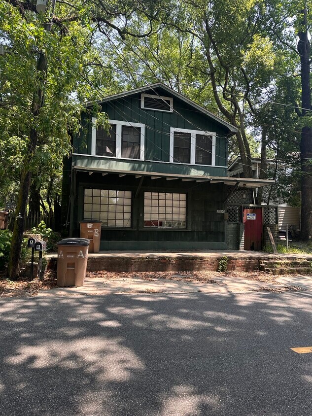 Primary Photo - 2104 Emogene St