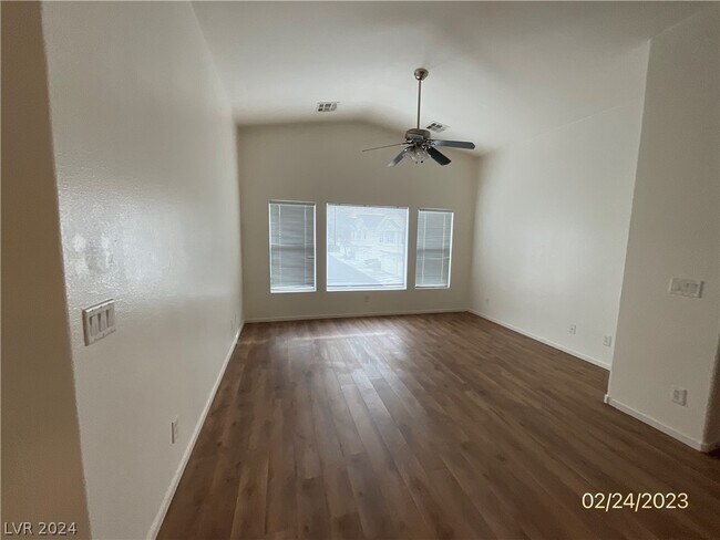 Building Photo - 3015 Errol Flynn St