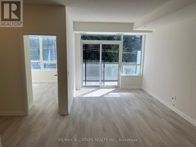 Photo du bâtiment - 3270 Sheppard Ave E