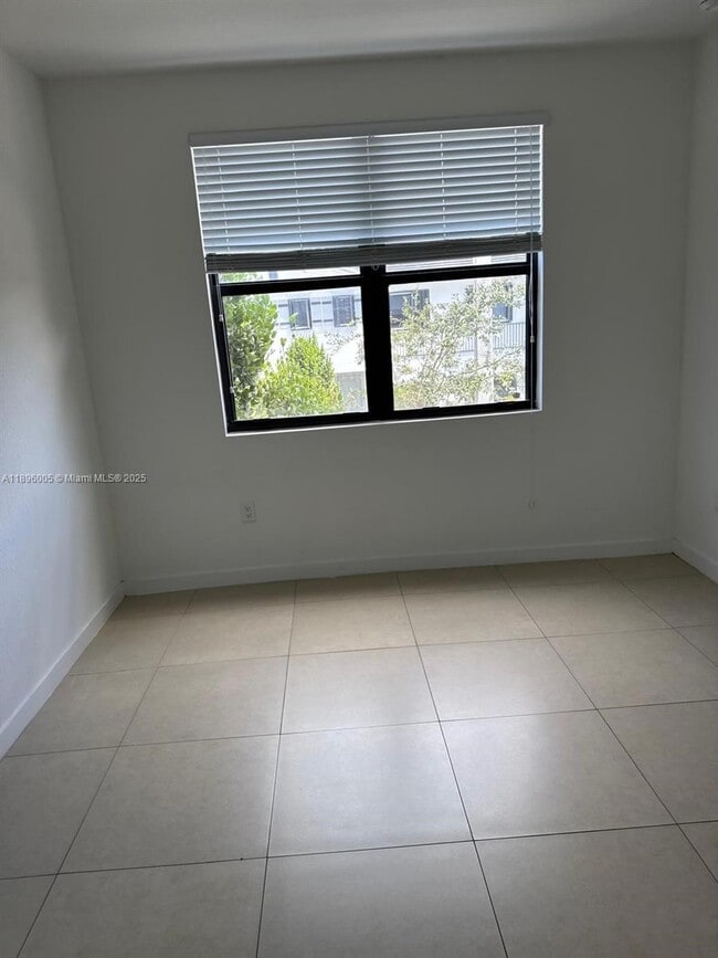 Building Photo - 13375 SW 250th St