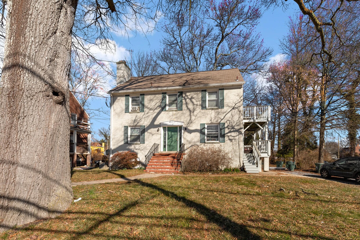 Primary Photo - 4506 Guilford Rd