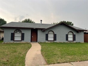 Building Photo - 5509 Kerry Ln