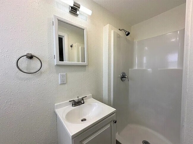 Foto del edificio - 66261 3rd St