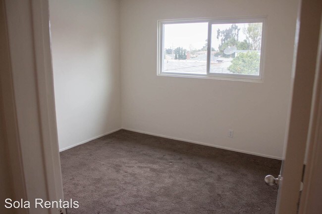 Building Photo - 504 N Sloan Ave