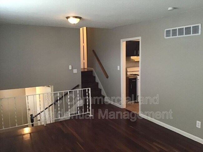 Foto del edificio - 9700 Oakley Ave