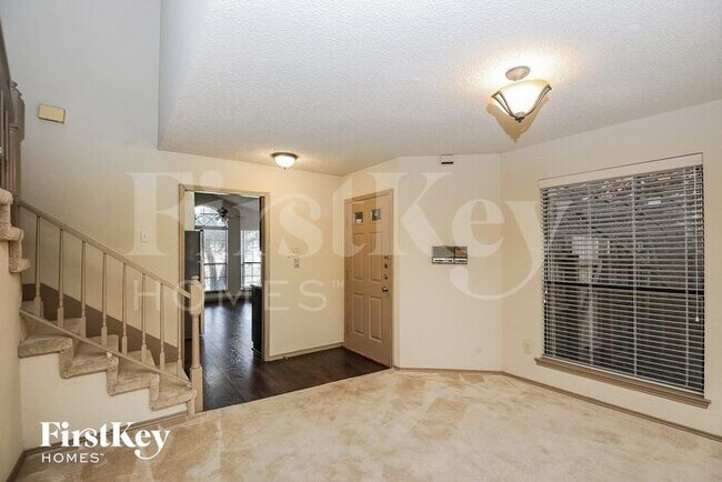Foto del edificio - 1396 Chinaberry Dr