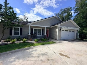 Building Photo - 3206 Oak Bluff Ln
