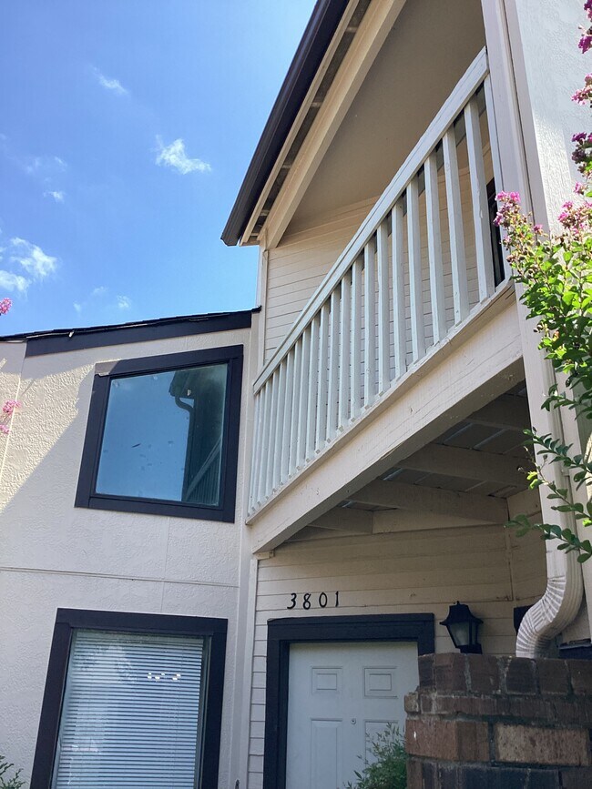 balcony - 3801 Tanglewilde St