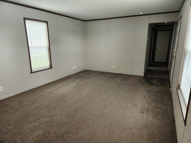 Building Photo - 66 Mockingbird Hill