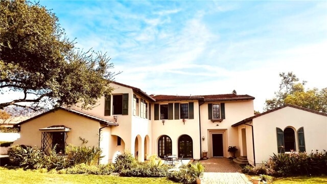 Foto del edificio - 719 Carriage House Dr