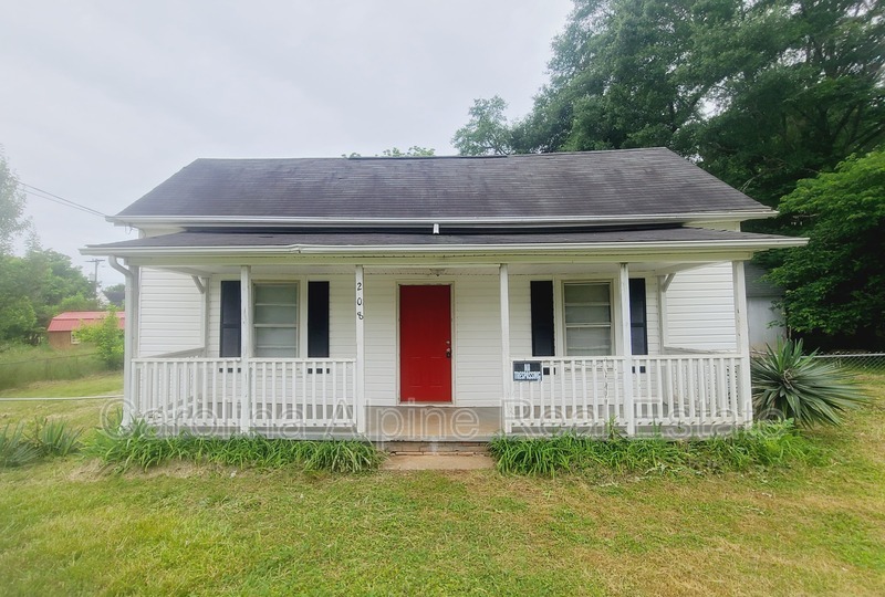 Primary Photo - 208 School St