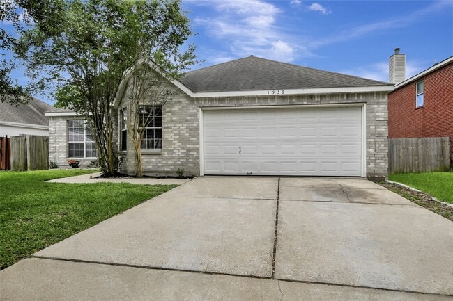 Building Photo - 1930 Greenbriar Colony Dr