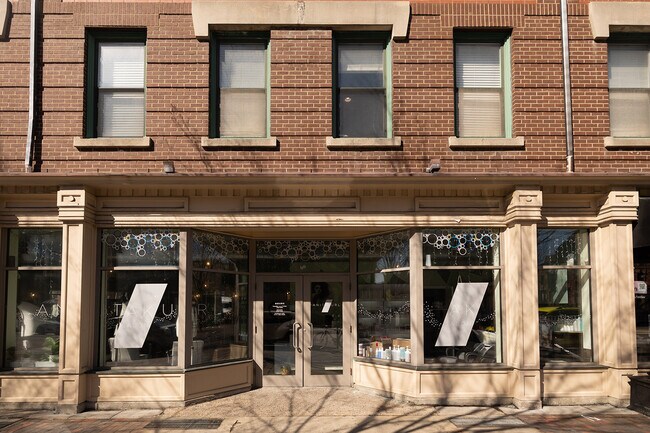 Foto del edificio - 1661 Washington St