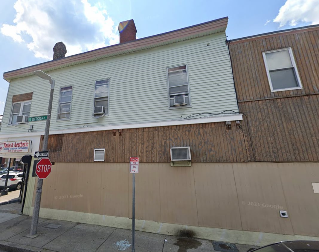 Primary Photo - 3103 Washington St