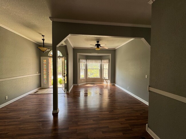 Building Photo - 95 Bassingham Dr