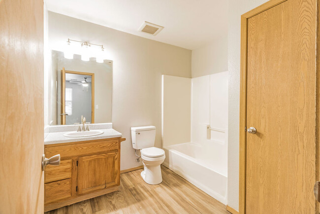 1BR, 1BA Partial renovated - 700 SF - The Ridges at Bentonville