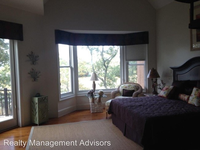 Building Photo - 4 br, 3.5 bath House - 66 Crosstree Drive