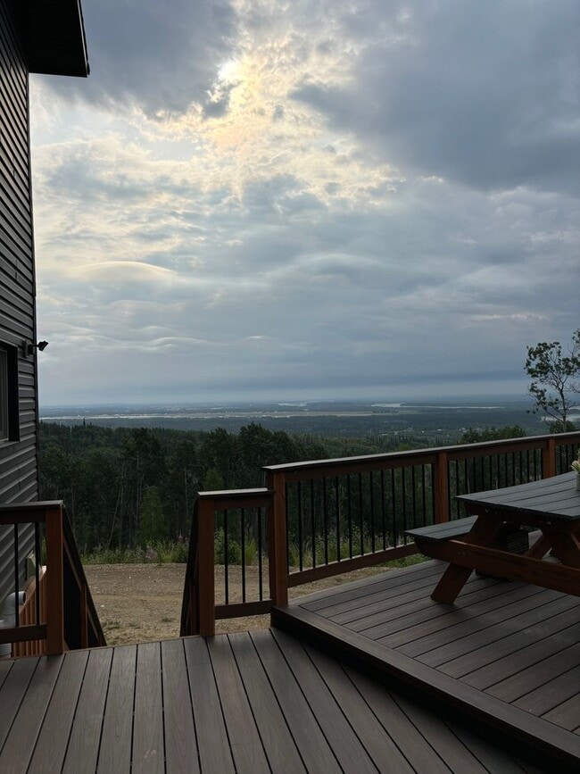 Building Photo - View Home/Chena Ridge  $3000 + Utilities