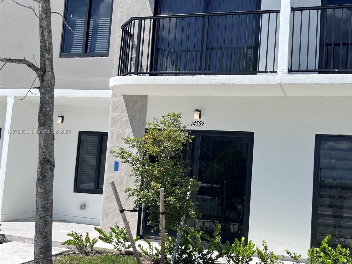 Foto principal - 14559 SW 261 St Ter