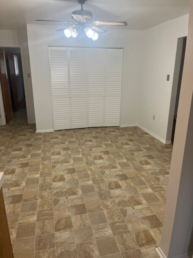 Foto del edificio - 3-Bedroom Home Near Middle & High School with Large Fenced Yard!