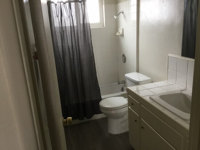 Bathroom - 4636 4th St