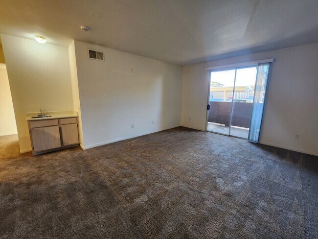 Foto del edificio - Fantastic, well maintained 2 bedroom condo.