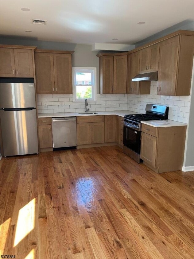 Primary Photo - 433 Rosehill Pl