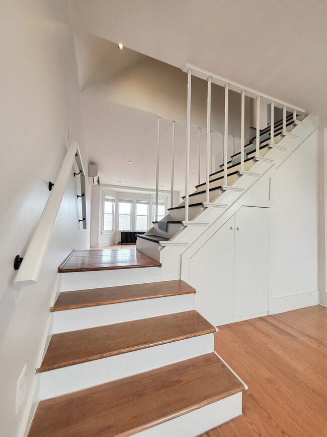 Building Photo - 26 Ormond Pl