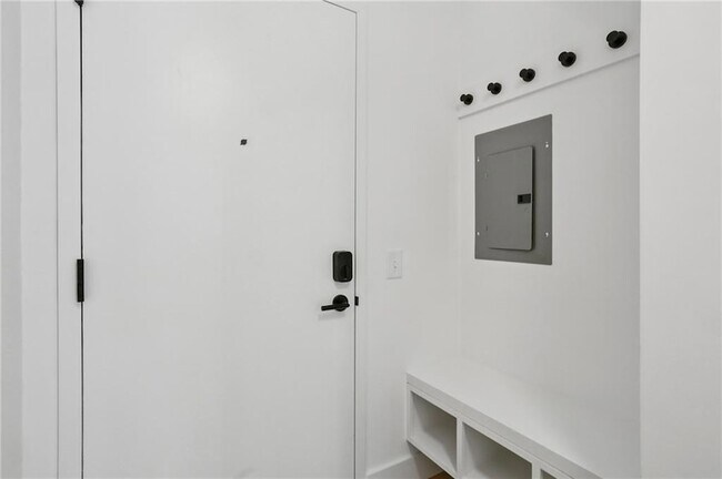 Foto del edificio - 567 Ponce De Leon Ave NE