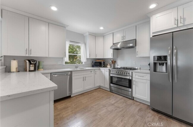 Foto del edificio - 6030 Crestwood Way