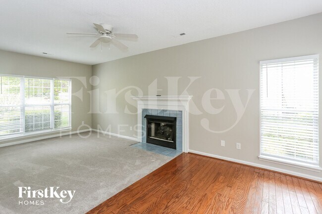 Foto del edificio - 8618 Cedar Hollow Ln