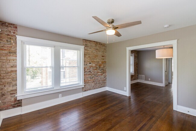 Building Photo - 609/611 e 43rd Street