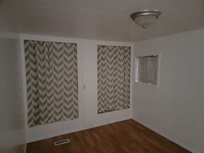 Building Photo - 2 Bedroom, 1 Bathroom in Bullhead City