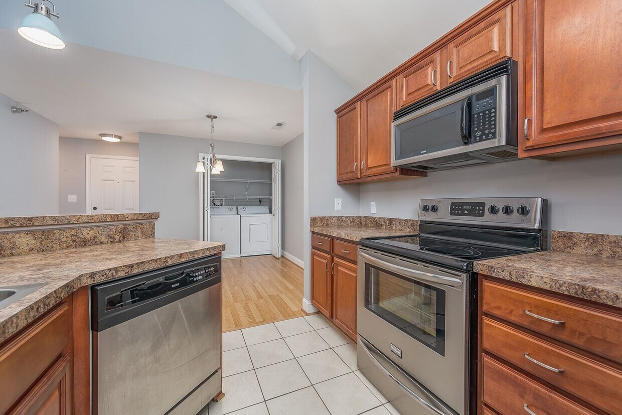 Foto principal - 623 Wyndhurst Drive