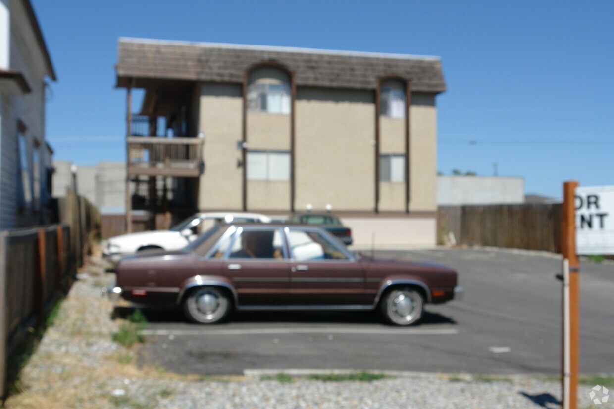 Building Photo - 123 E Baldwin Ave