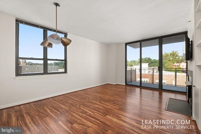 Foto del edificio - 3883 Connecticut Ave NW
