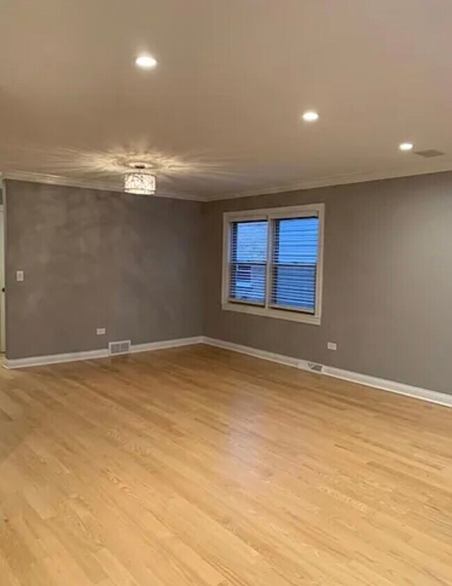 Foto del edificio - 8224 Knox Ave