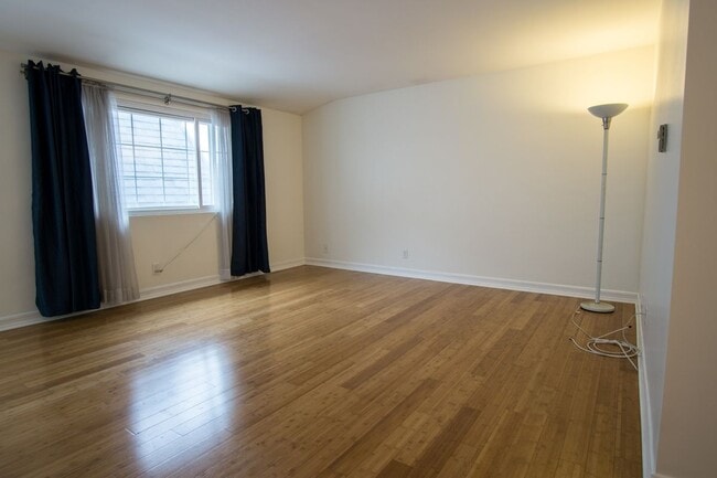 Foto del edificio - 8130 Redlands St