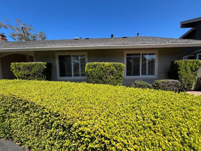 Building Photo - 2066 Touraine Ln