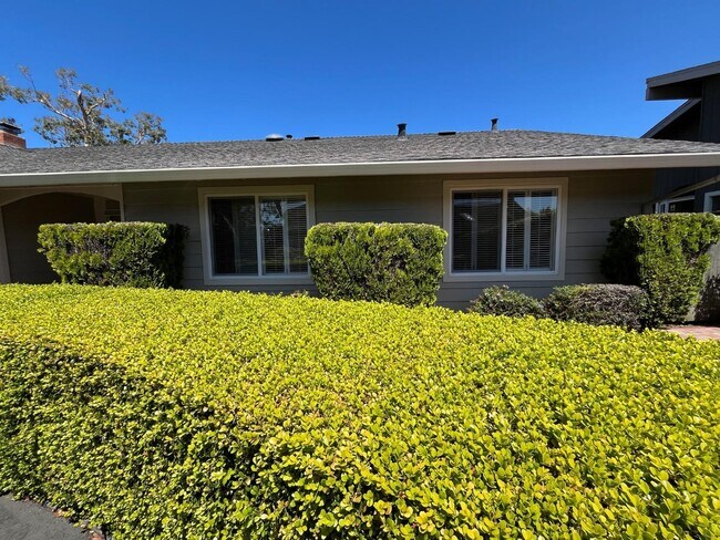 Foto del edificio - 2066 Touraine Ln