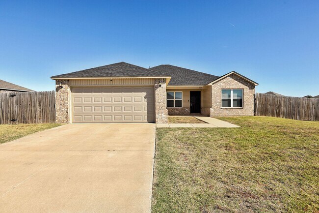 Building Photo - Charming 3-Bedroom Home with Modern Amenit...